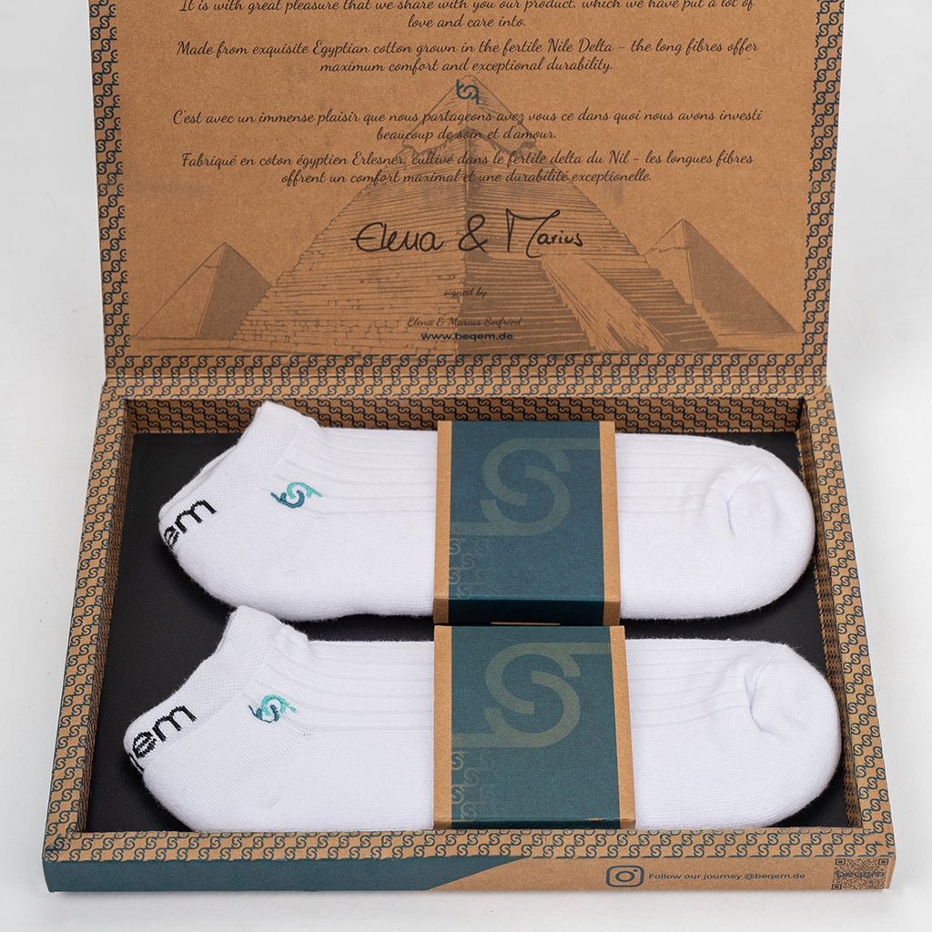 Beqem Sneaker-Socken aus ägyptischer Baumwolle – ultraweich, langlebig und atmungsaktiv. Hochwertige Geschenkbox mit edlem Design.