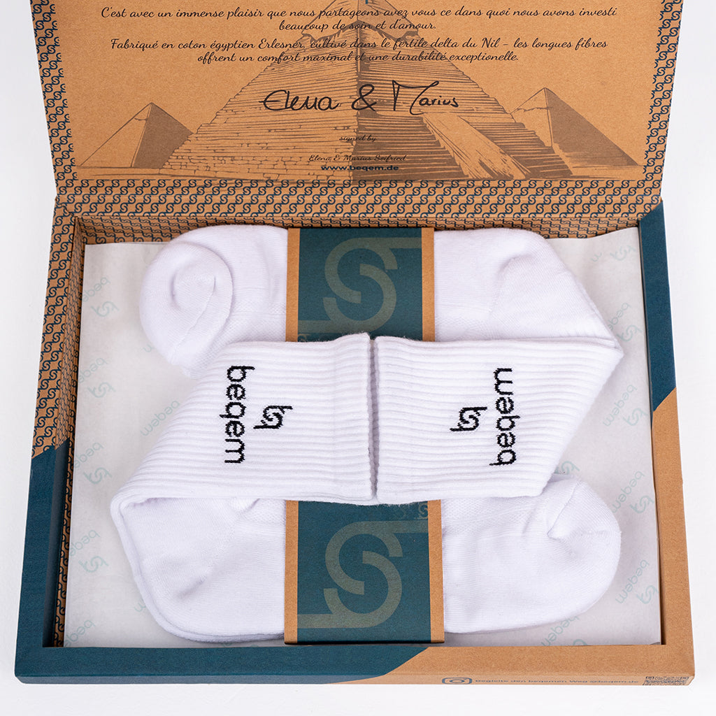 BSSET1SW0102001, BSSET1MW0102001, BSSET1LW0102001, Beqem weiße Crew-Socken aus ägyptischer Baumwolle – atmungsaktiv, weich & langlebig. Nachhaltig verpackt in Premium-Box.