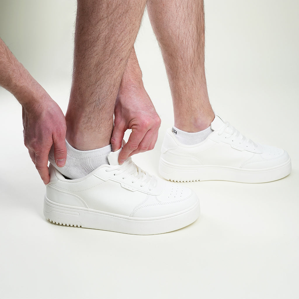 Beqem Sneaker-Socken aus ägyptischer Baumwolle – weiß, atmungsaktiv & hochwertig. Perfekte Passform & langlebige Qualität.