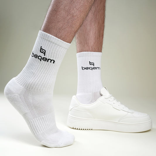 BSSET1SW0102001, BSSET1MW0102001, BSSET1LW0102001, Beqem weiße Crew-Socken aus ägyptischer Baumwolle – atmungsaktiv, weich & strapazierfähig. Perfekt für Komfort & Langlebigkeit.