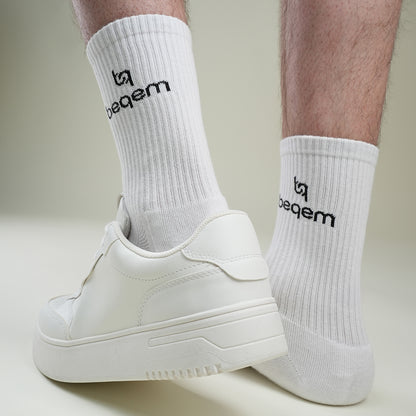 BSSET1SW0102001, BSSET1MW0102001, BSSET1LW0102001, Beqem weiße Crew-Socken aus ägyptischer Baumwolle – weich, atmungsaktiv & langlebig. Perfekt für Alltag & Sport.