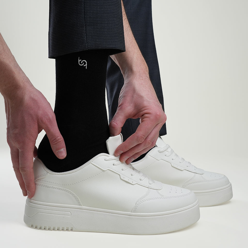 Beqem schwarze Crew-Socken aus feiner ägyptischer Giza-Baumwolle – weich, atmungsaktiv & langlebig. Premium-Socken für Business & Alltag.