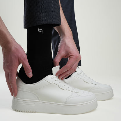 Beqem schwarze Crew-Socken aus feiner ägyptischer Giza-Baumwolle – weich, atmungsaktiv & langlebig. Premium-Socken für Business & Alltag.