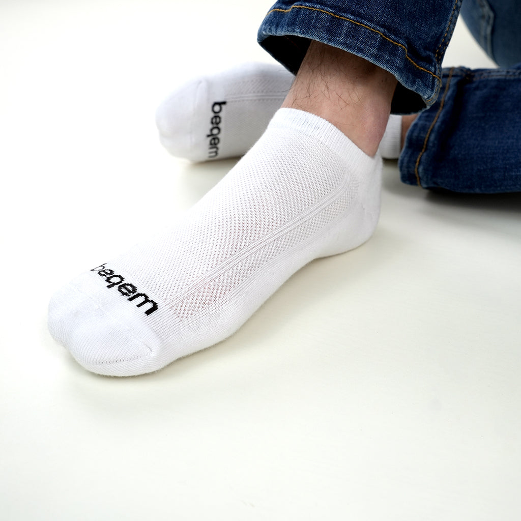 Beqem Sneaker-Socken aus ägyptischer Baumwolle – weiß, atmungsaktiv & ultrabequem. Perfekte Passform & hohe Qualität für Herren