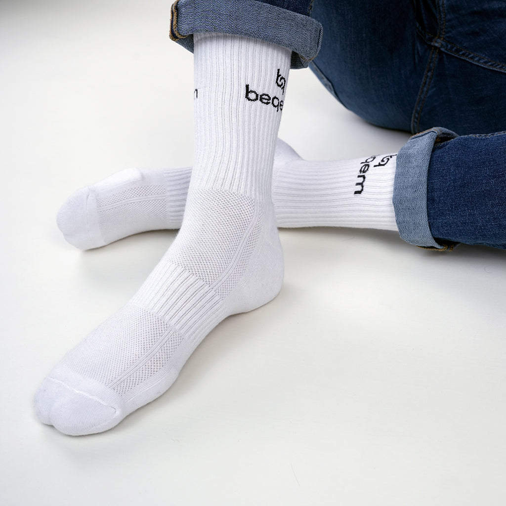 BSSET1SW0102001, BSSET1MW0102001, BSSET1LW0102001, Beqem weiße Crew-Socken aus ägyptischer Baumwolle – atmungsaktiv, weich & strapazierfähig. Perfekt für maximalen Komfort & Halt.