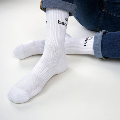 BSSET1SW0102001, BSSET1MW0102001, BSSET1LW0102001, Beqem weiße Crew-Socken aus ägyptischer Baumwolle – atmungsaktiv, weich & strapazierfähig. Perfekt für maximalen Komfort & Halt.