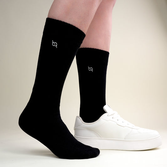 Beqem schwarze Crew-Socken aus ägyptischer Giza-Baumwolle – weich, atmungsaktiv & langlebig. Perfekte Premium-Socken für Damen.