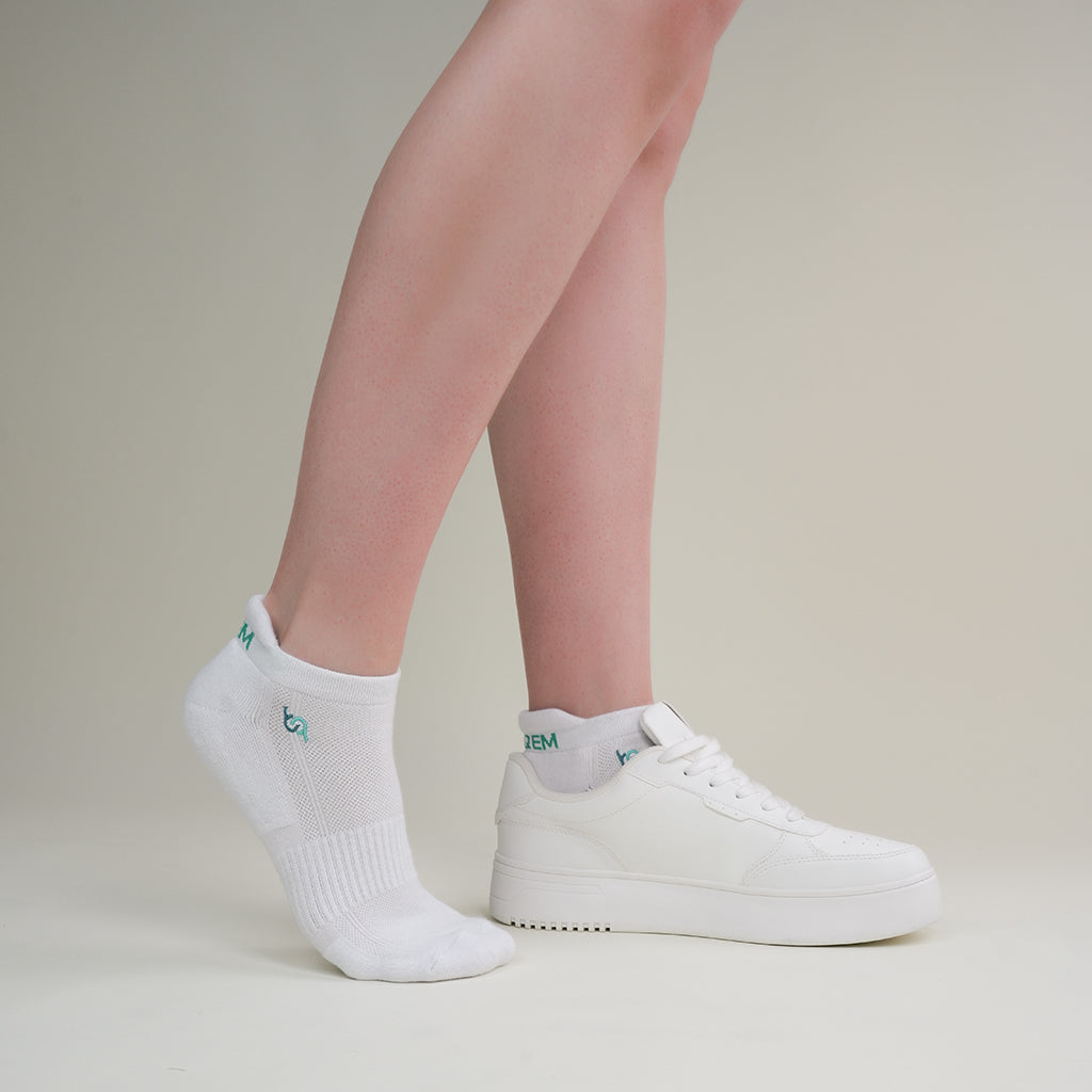 BSSES1SW0302001, BSSES1MW0302001, BSSES1LW0302001, Beqem Sneaker-Socken aus ägyptischer Baumwolle – weiß, atmungsaktiv & ultraweich. Perfekter Halt & langlebige Premium-Qualität.