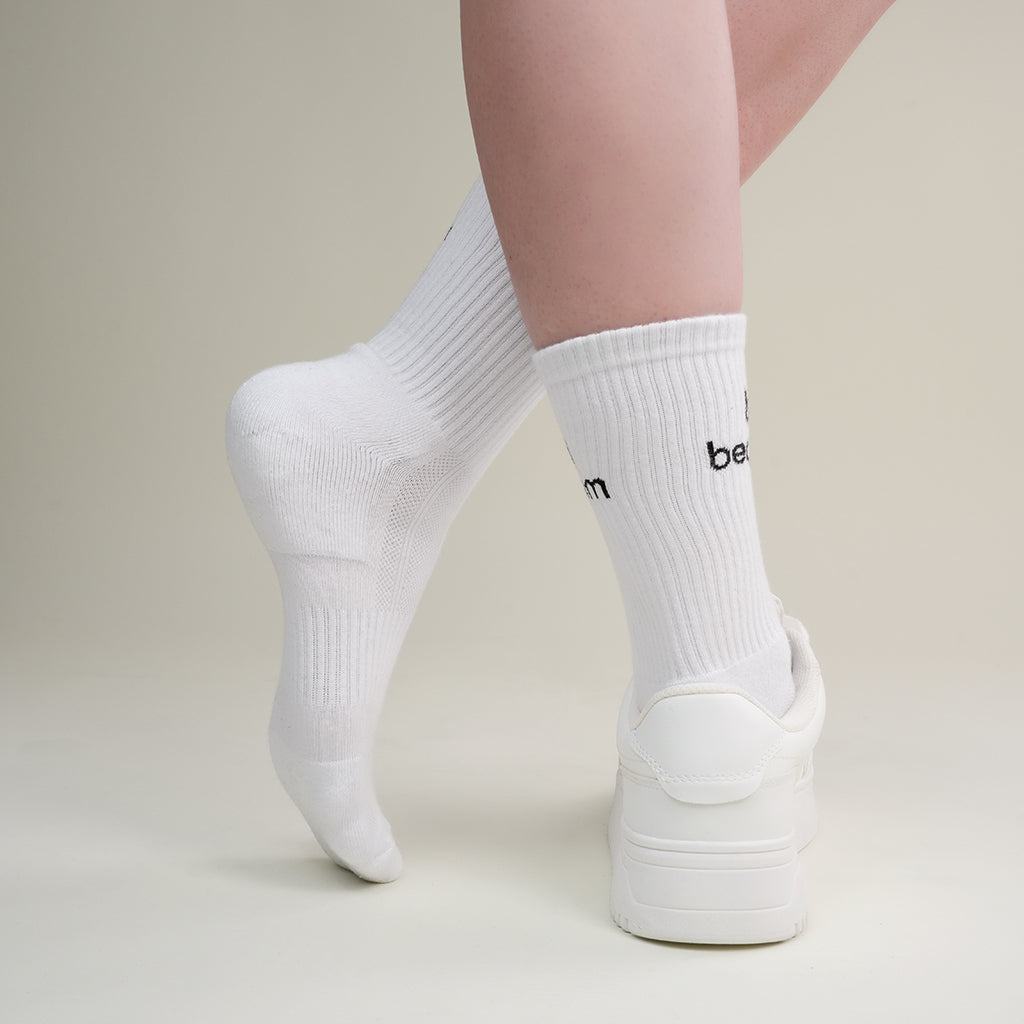 Beqem weiße Socken aus ägyptischer Baumwolle – atmungsaktiv, weich & langlebig. Perfekt für Komfort & hohe Qualität.