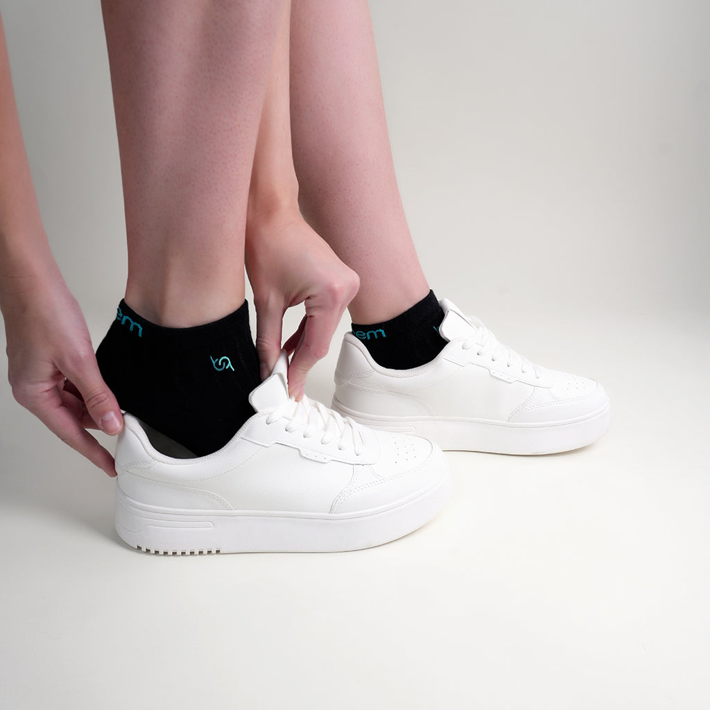 Beqem Sneaker-Socken in Schwarz aus ägyptischer Baumwolle – weich, atmungsaktiv & langlebig. Perfekt für hohen Tragekomfort.