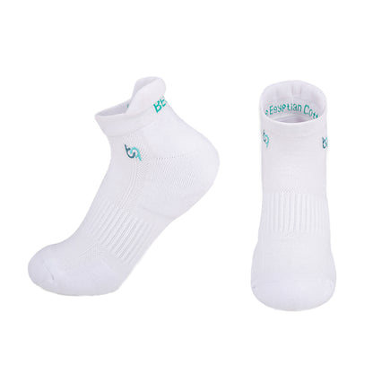 Beqem Sneaker-Socken aus ägyptischer Baumwolle – weiß, weich & atmungsaktiv. Perfekte Passform & langlebige Premium-Qualität.